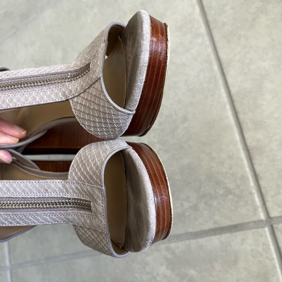 Michael Kors gray women’s heeled sandals size 7.5 platform - Picture 5 of 8